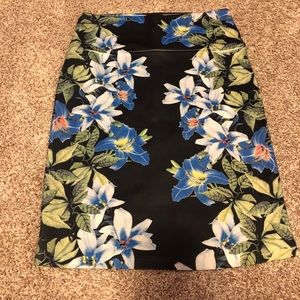 Bloom flower print pencil skirt